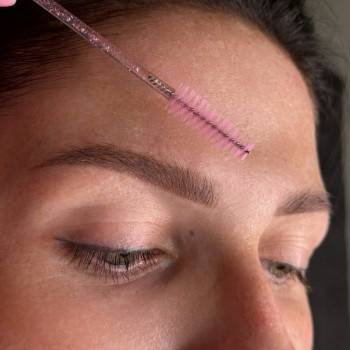 Загоєні брівки після 1 процедури мінералом 👌🏽 Графіка ✨ 
Більше фото/відгуків в інст : sultanova_pm...