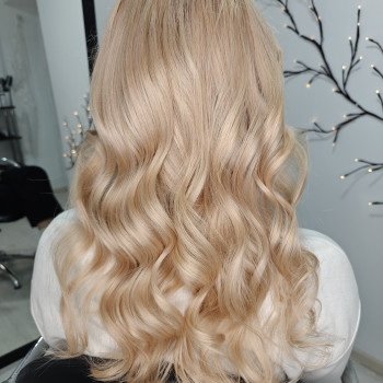 Тотальний блонд
                    Салон краси  Дніпро