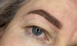  Мастер перманентного макияжа Оксана Вышгород