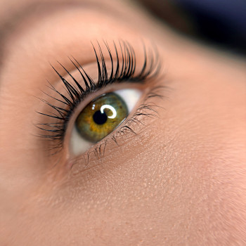 Ламінування вій та брів
                    Мастер перманентного макияжа Оксана Вышгород