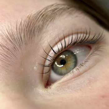 Ламінування вій та брів
                    Мастер перманентного макияжа Оксана Вышгород