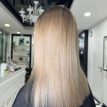 Фарбування волосся технікою Airtouch
                    Салон красоты Fargo Киев