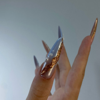 Манікюр на довгі нігті із золотом гарний, фото - Майстер манікюру Алсу