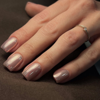 рожевий манікюр, перламутровий манікюр
