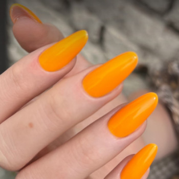 яскравий манікюр, помаранчевий манікюр
