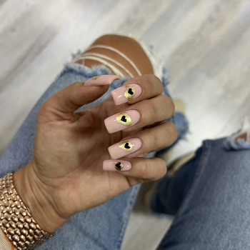 бежевый маникюр, маникюр с фольгой, маникюр с сердечками, маникюр с золотом