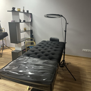 Аренда рабочего места
                    Мастер перманентного макияжа Алёна Киев