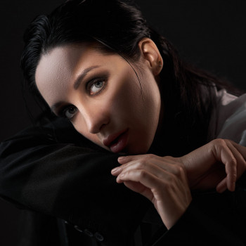 Жіночий діловий портрет