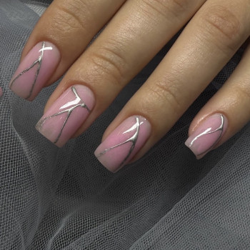 Розовый маникюр с серебром, фото - Мастер маникюра Вита