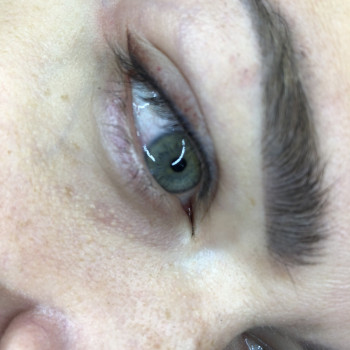 Стрілочка із розтушуванням
                    Мастер перманентного макияжа Алиса Ивано-Франковск