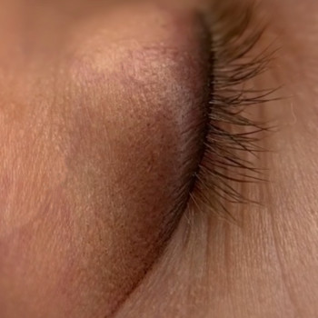 Стрілочка із розтушуванням
                    Мастер перманентного макияжа Алиса Ивано-Франковск