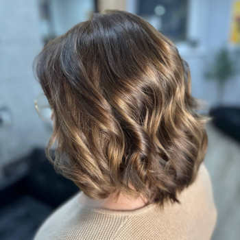 Фарбування з освітленням, шатуш
                    Салон красоты Fargo Киев