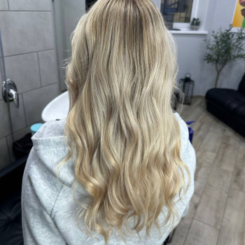 Фарбування з освітленням, шатуш
                    Салон красоты Fargo Киев