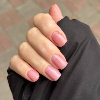 Манікюр зі зняттям та покриттям
                    Салон красоты Fargo Киев