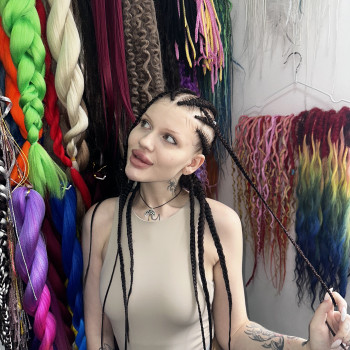 брейди в матеріалом