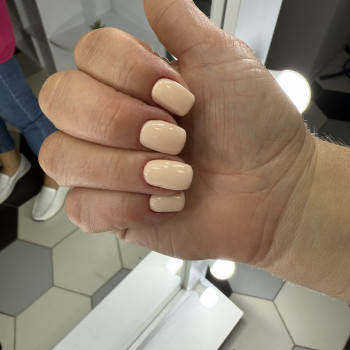 Манікюр
                    Салон краси Beauty Space Львів