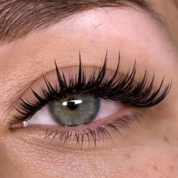 Нарощення вій
                    Салон краси Beauty Space Львів