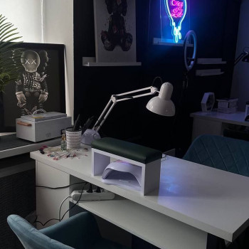 Аренда места для мастера маникюра
                    Салон красоты ЕСКіЗ Днепр