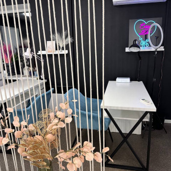 Аренда места для мастера маникюра
                    Салон красоты ЕСКіЗ Днепр