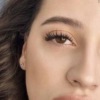 Нарощення вій
                    Лешмейкер Луїза Львов