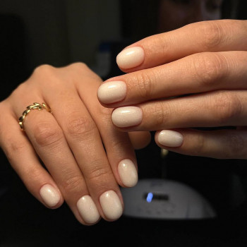 Манікюр зі зняттям та покриттям
                    Салон красоты Fargo Киев