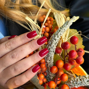 Манікюр зі зняттям та покриттям
                    Салон красоты Fargo Киев