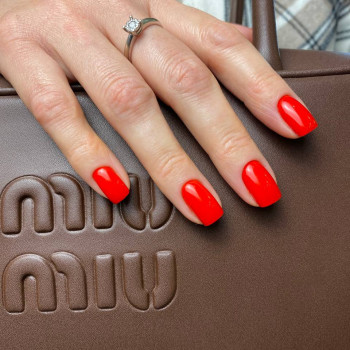 Манікюр зі зняттям та покриттям
                    Салон красоты Fargo Киев