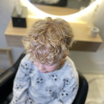 Хімічна завивка
                    Парикмахер Тетяна Ирпень