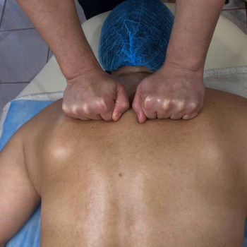 Масаж спини та поясниці