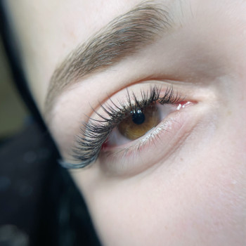 Нарощування вій
                    Салон красоты Lash Story Чернигов