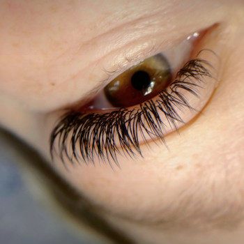 Нарощування вій
                    Салон красоты Lash Story Чернигов