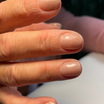 Манікюр з укріпленням