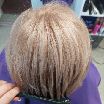 стрижка боб-каре, мелірування, жіночістрижки