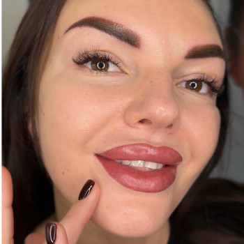 Перманентный макияж губ
                    Мастер перманентного макияжа Виктория Киев