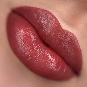 Перманент брів /губ
                    Майстер перманентного макіяжу  Одеса