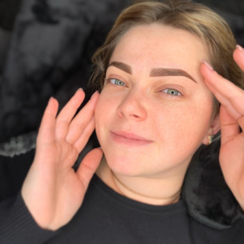 Пудрове напилення брів