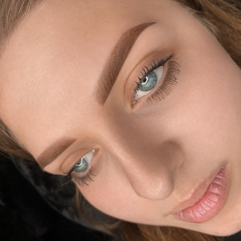 Пудрове напилення брів