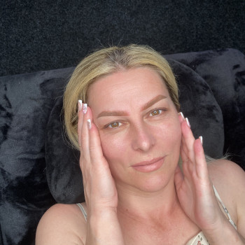 Пудрове напилення брів мінеральними пігментами