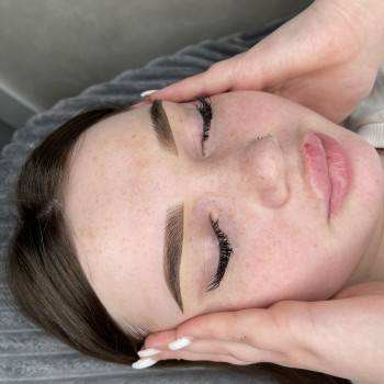 Пудрове напилення брів на мінеральних пігментах