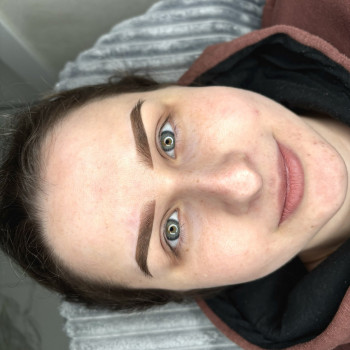 Пудрове напилення брів на мінералах