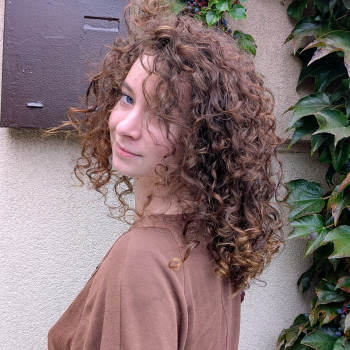 Біозавивка густого, фарбованого, довгого волосся