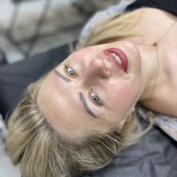 Перманентний макіяж губ
                    Майстер перманентного макіяжу Лина Кременчук