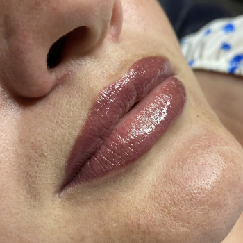 Перманентний макіяж губ
                    Майстер перманентного макіяжу Лина Кременчук