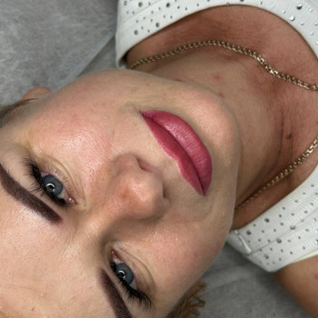 Перманентний макіяж губ
                    Майстер перманентного макіяжу Лина Кременчук