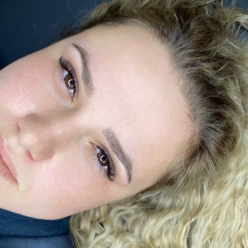 Нарощування вій
                    Майстер перманентного макіяжу Лина Кременчук