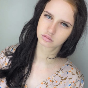 Нарощування вій
                    Майстер перманентного макіяжу Лина Кременчук