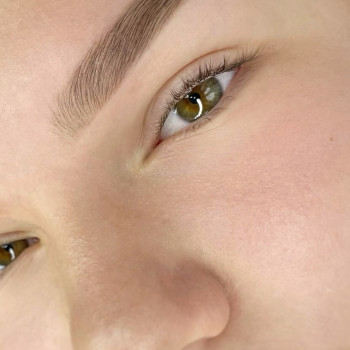 Оформлення та корекція брів
                    Майстер перманентного макіяжу Лина Кременчук