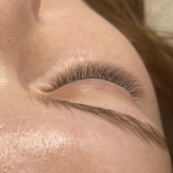 Легкі пухнасті війки