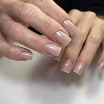маникюр на короткие ногти, нежный маникюр, нюдовый маникюр