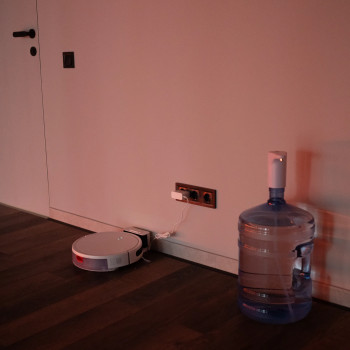 Verta Pole & Aerial Studio пропонує затишну зону для переодягання, відпочинку та зустрічі гостей.